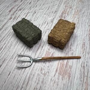 SCHLEICH Straw Hay Bale Pitch Fork Bundle Horse Farm Toy HOLIDAY CHRISTMAS GIFT